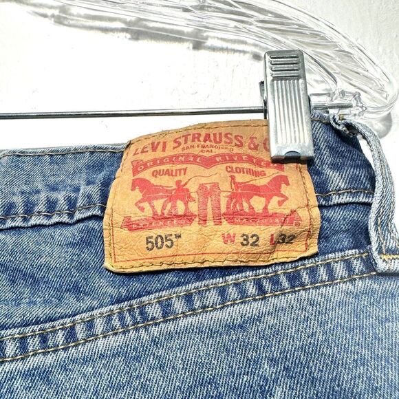 Levi's Denim Jeans 505 Straight Leg Medium Blue Fading Regular Men sz 32 x 32 - Picture 5 of 7
